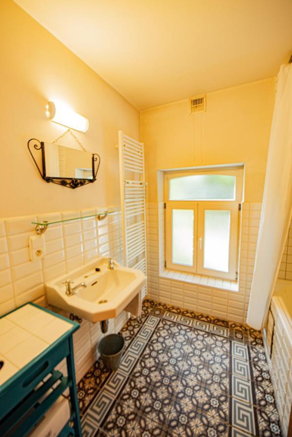Holiday Home Les Plachettes Flobecq Exteriör bild