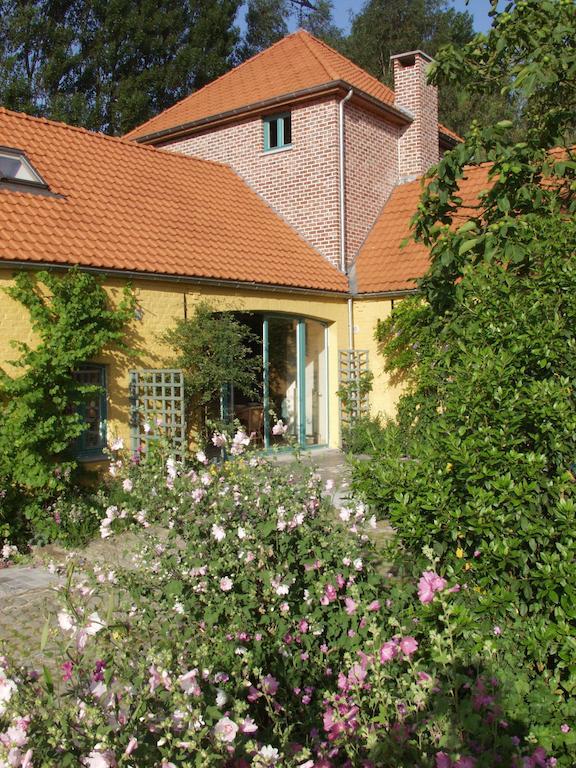 Holiday Home Les Plachettes Flobecq Rum bild