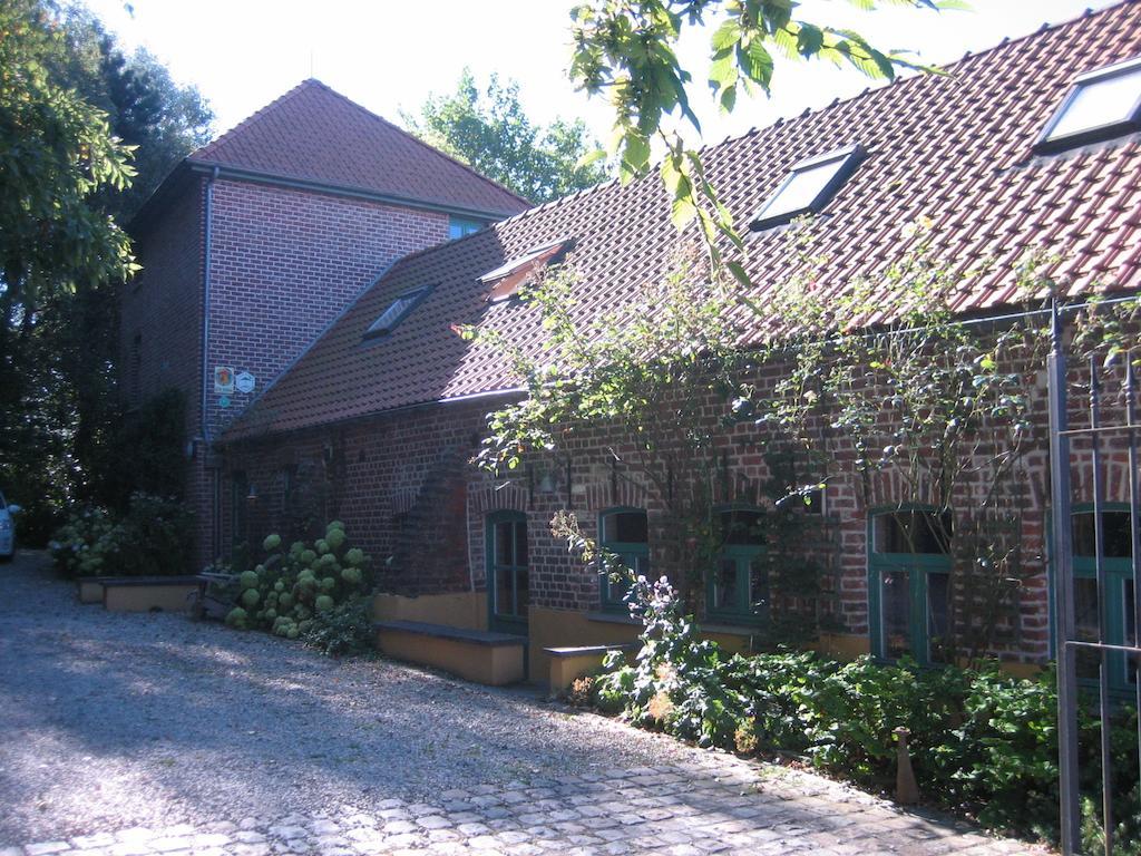 Holiday Home Les Plachettes Flobecq Rum bild